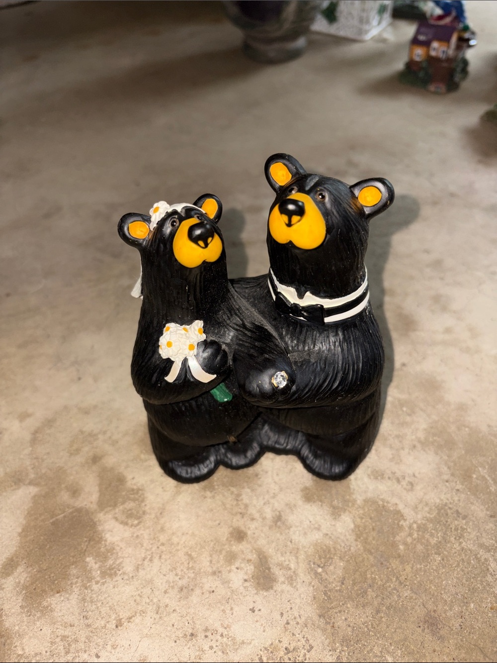 Black Bear Couple Resin Figurine - Wedding Decorative Accent